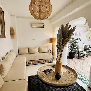 Sarah Sabrina Marrakesh